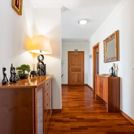 Super Atalaia 公寓 *